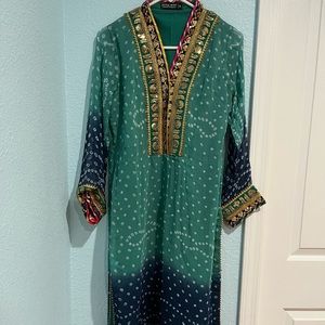 Ethnic Indian wear women’s S size kurta brand new green and blue